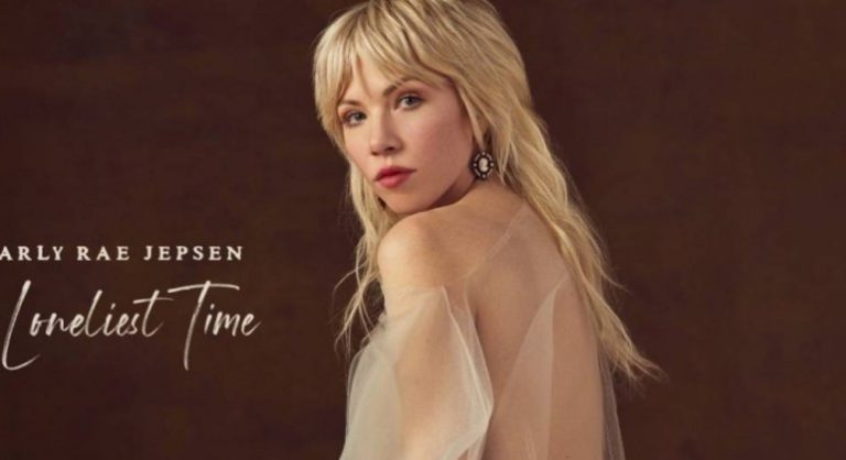 Carly Rae Jepsen lana o lbum “The Loneliest Time”. Oua com as letras! carly-rae-jepsen-lana-o-lbum-“the-loneliest-time”.-oua-com-as-letras!